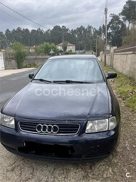 Usado Audi A3 Ambiente 150 CV (110 kW) 1999 Azul Utilitario