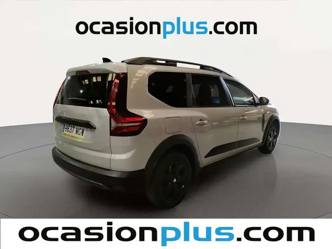 Usado Dacia Jogger Extreme 110 CV (80 kW) 2022 Plateado Monovolumen