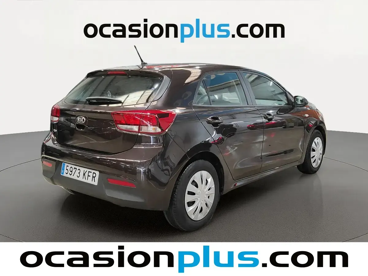 Usado Kia Rio 84 CV (61 kW) 2017 Marrón Utilitario