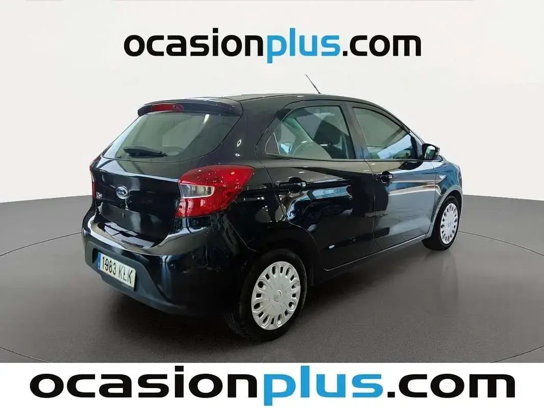 Usado Ford Ka Plus 69 CV (50 kW) 2018 Negro Utilitario
