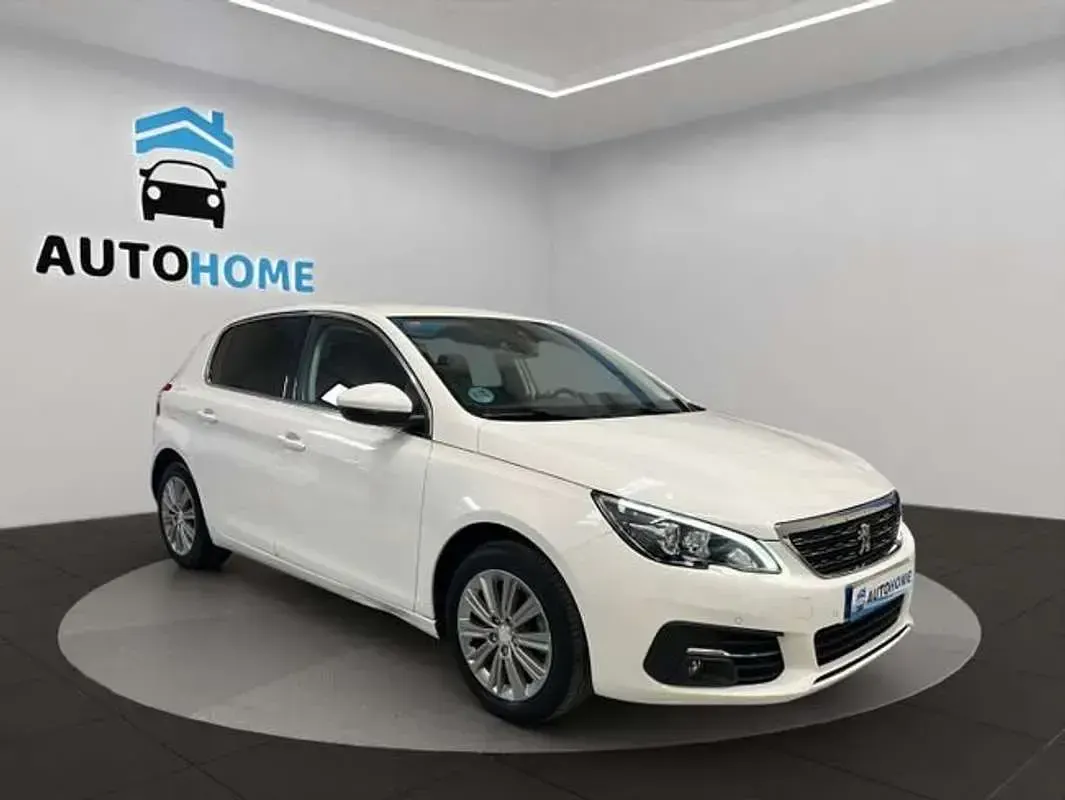 Usado Peugeot 308 Allure 131 CV (96 kW) 2021 Blanco Utilitario