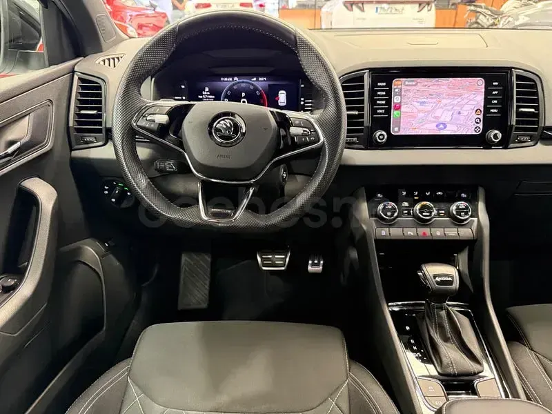 Usado Skoda Karoq SportLine 150 CV (110 kW) 2023 Blanco SUV