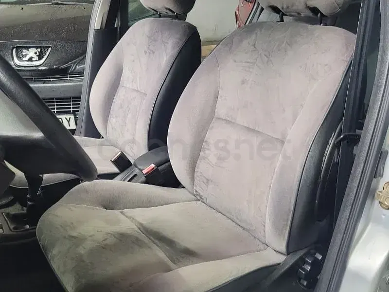 Usado Citroën Xsara 71 CV (52 kW) 2003 Gris / plata Berlina