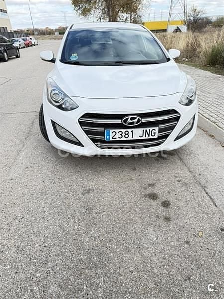 Blanco Usado 2016 Hyundai i30 GO! Berlina | 9900 € (Precio justo) - Imagen 1/4