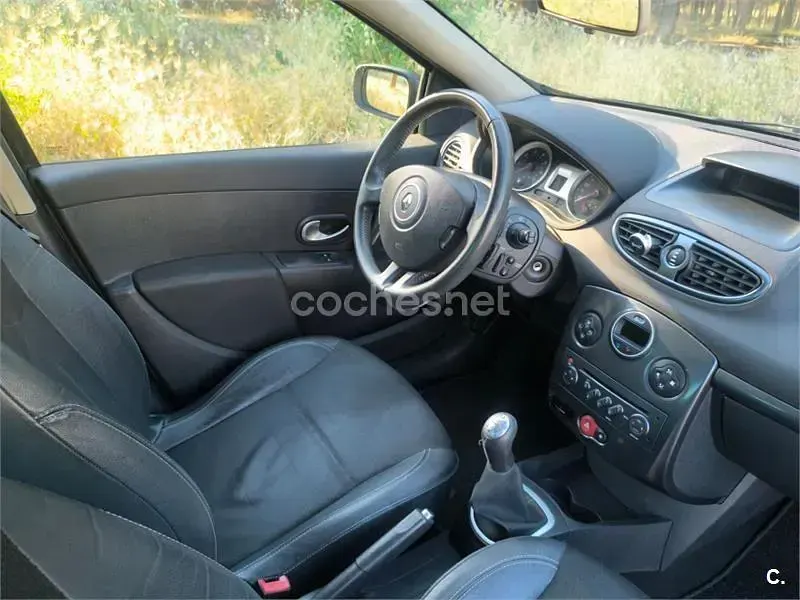 Usado Renault Clio II Exception 110 CV (80 kW) 2007 Gris / plata Berlina