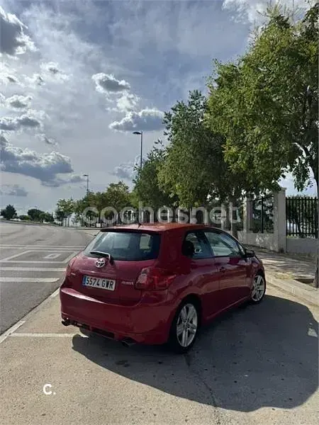 Usado Toyota Auris Sport 177 CV (130 kW) 2010 Rojo Utilitario