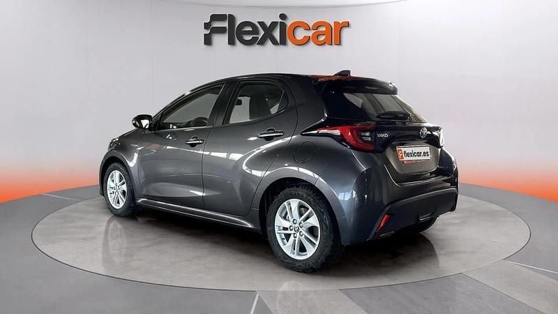 Usado Toyota Yaris Hybrid Business Edition 116 CV (85 kW) 2021 Negro Utilitario