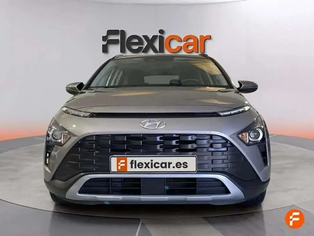 Usado Hyundai Bayon 84 CV (61 kW) 2022 Gris SUV