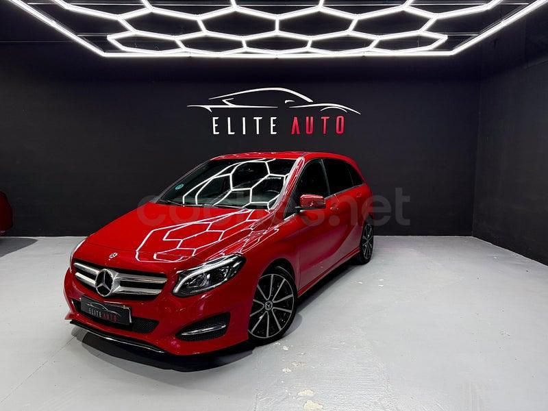 Usado Mercedes B200 136 CV (100 kW) 2018 Rojo Monovolumen