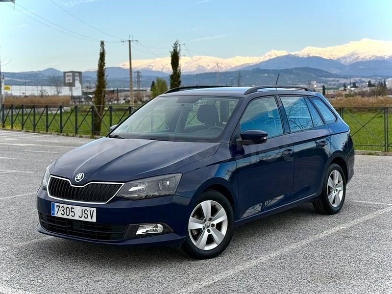 Usado Skoda Fabia Style 90 CV (66 kW) 2016 Azul Familiar