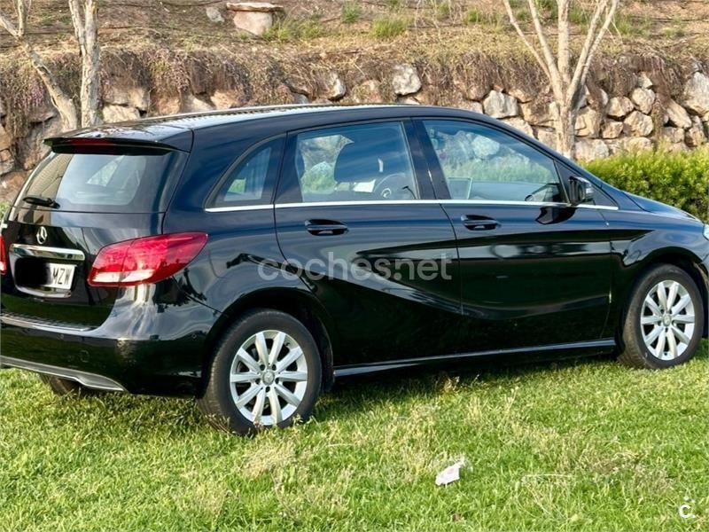Negro Usado 2017 Mercedes B180 Urban Monovolumen | 14.300 € (Super precio) - Imagen 1/4