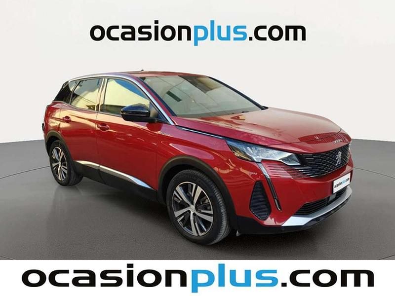 Usado Peugeot 3008 Allure 156 CV (114 kW) 2023 Rojo Monovolumen