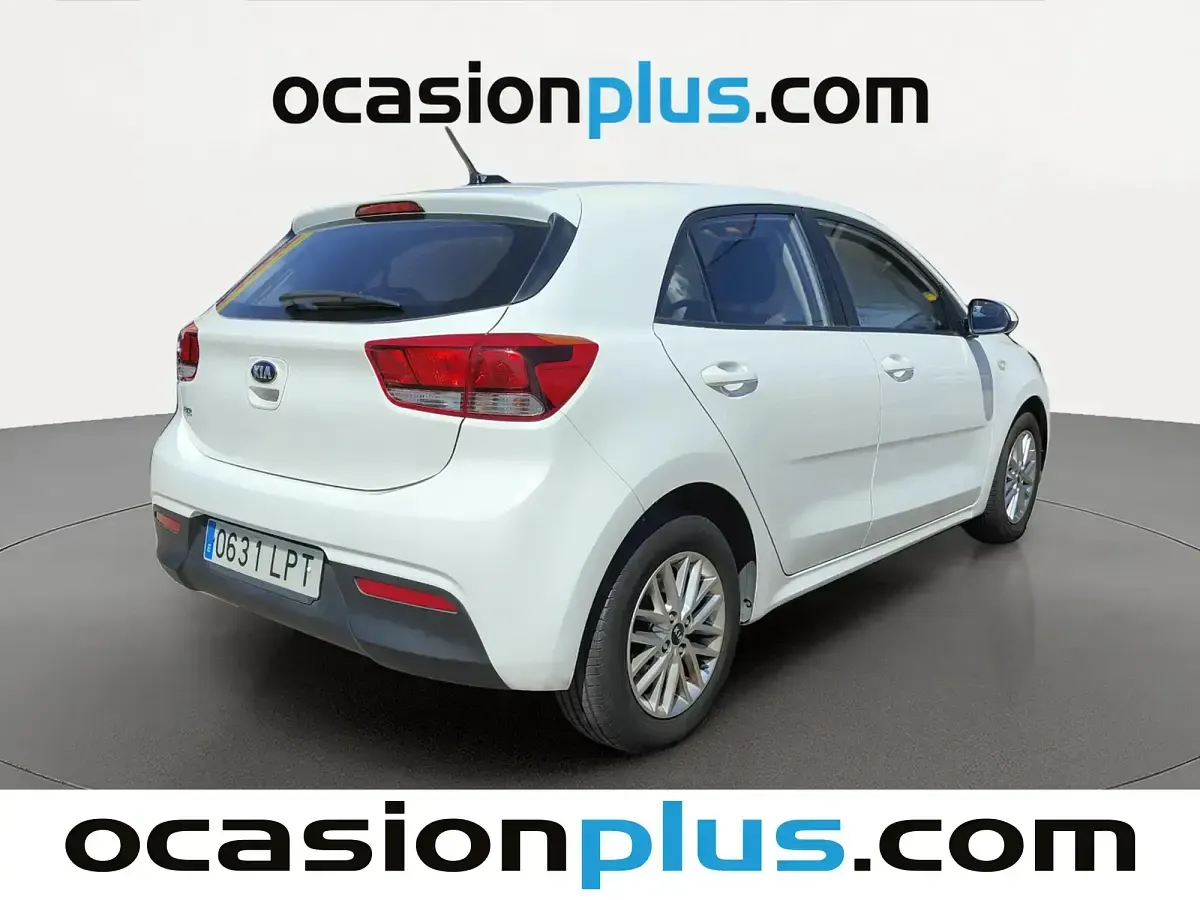 Usado Kia Rio 84 CV (61 kW) 2021 Blanco Berlina