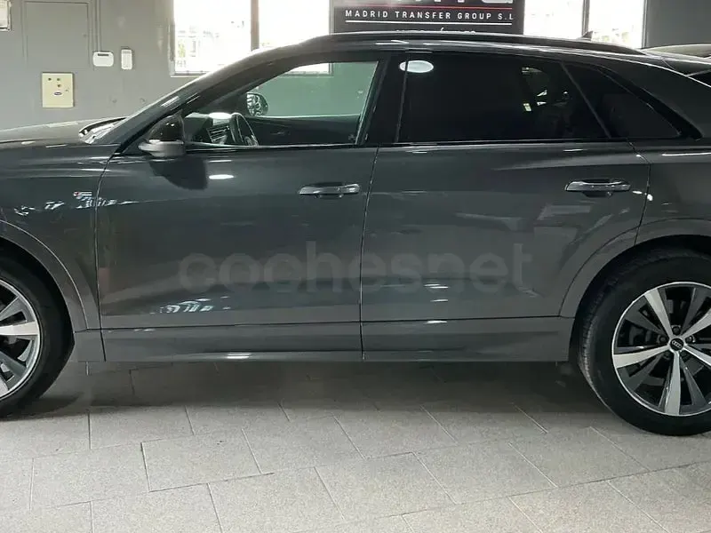 Usado Audi Q8 Premium 340 CV (250 kW) 2022 Gris / plata SUV