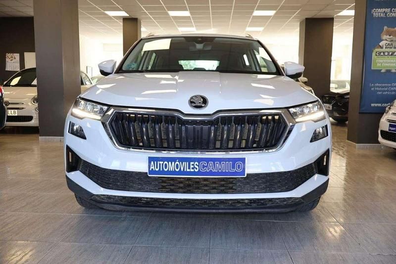 Usado Skoda Karoq Ambition 150 CV (110 kW) 2022 Blanco SUV