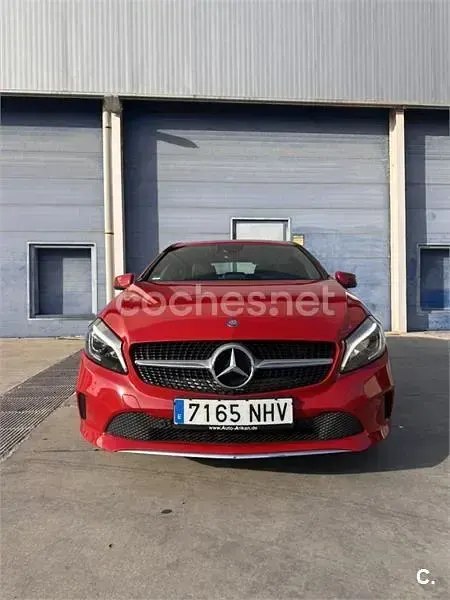 Usado Mercedes A180 Urban 122 CV (89 kW) 2016 Rojo Berlina