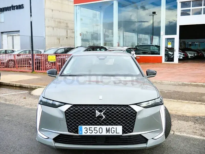 Usado DS Automobiles DS4 Bastille 130 CV (95 kW) 2023 Gris / plata SUV