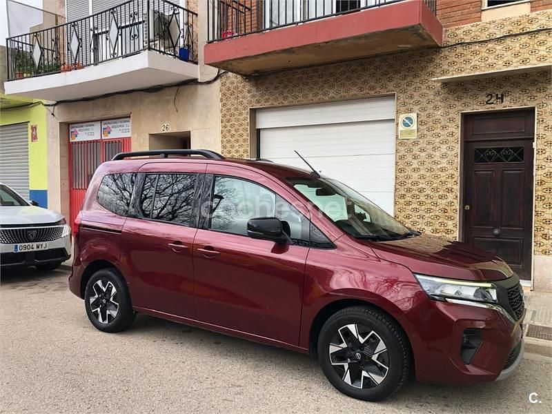 Usado Nissan Townstar N-Connecta 130 CV (95 kW) 2022 Granate Monovolumen