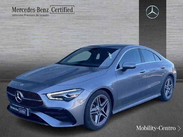 Usado Mercedes CLA200 AMG line 163 CV (119 kW) 2024 Mountaingrau  met. Berlina