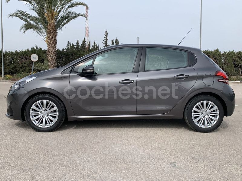 Gris / plata Usado 2019 Peugeot 208 Signature Sky Utilitario | 12.899 € (Caro) - Imagen 1/4