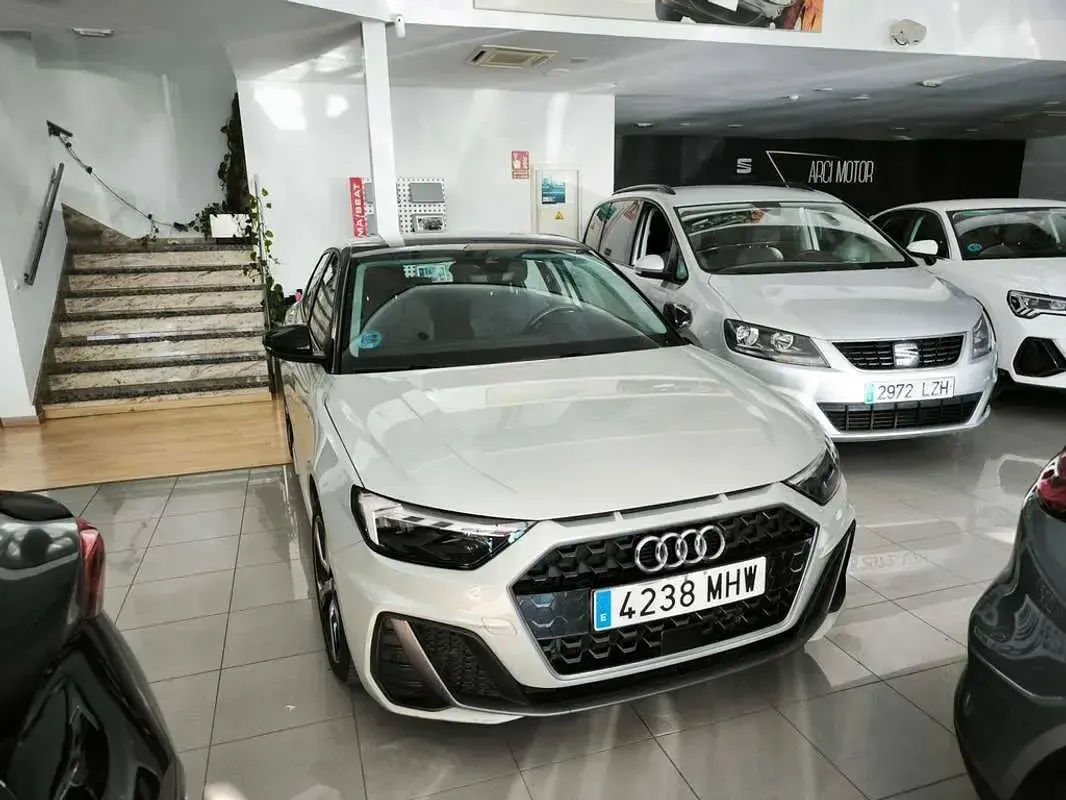 Usado Audi A1 Sportback S-Line 95 CV (69 kW) 2023 Gris Utilitario