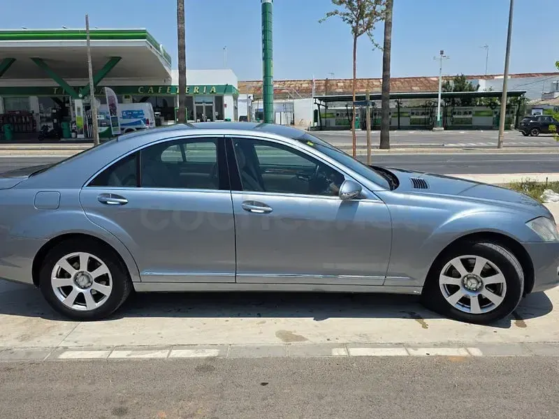 Usado Mercedes S320 235 CV (172 kW) 2006 Gris / plata Berlina