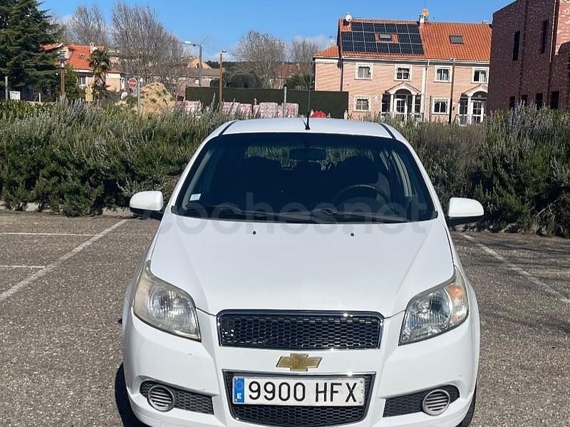 Usado Chevrolet Aveo LS 101 CV (74 kW) 2011 Blanco Berlina
