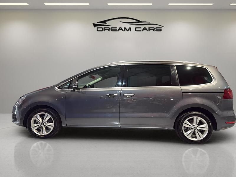 Usado Seat Alhambra XCELLENCE 150 CV (110 kW) 2022 Gris plata Monovolumen