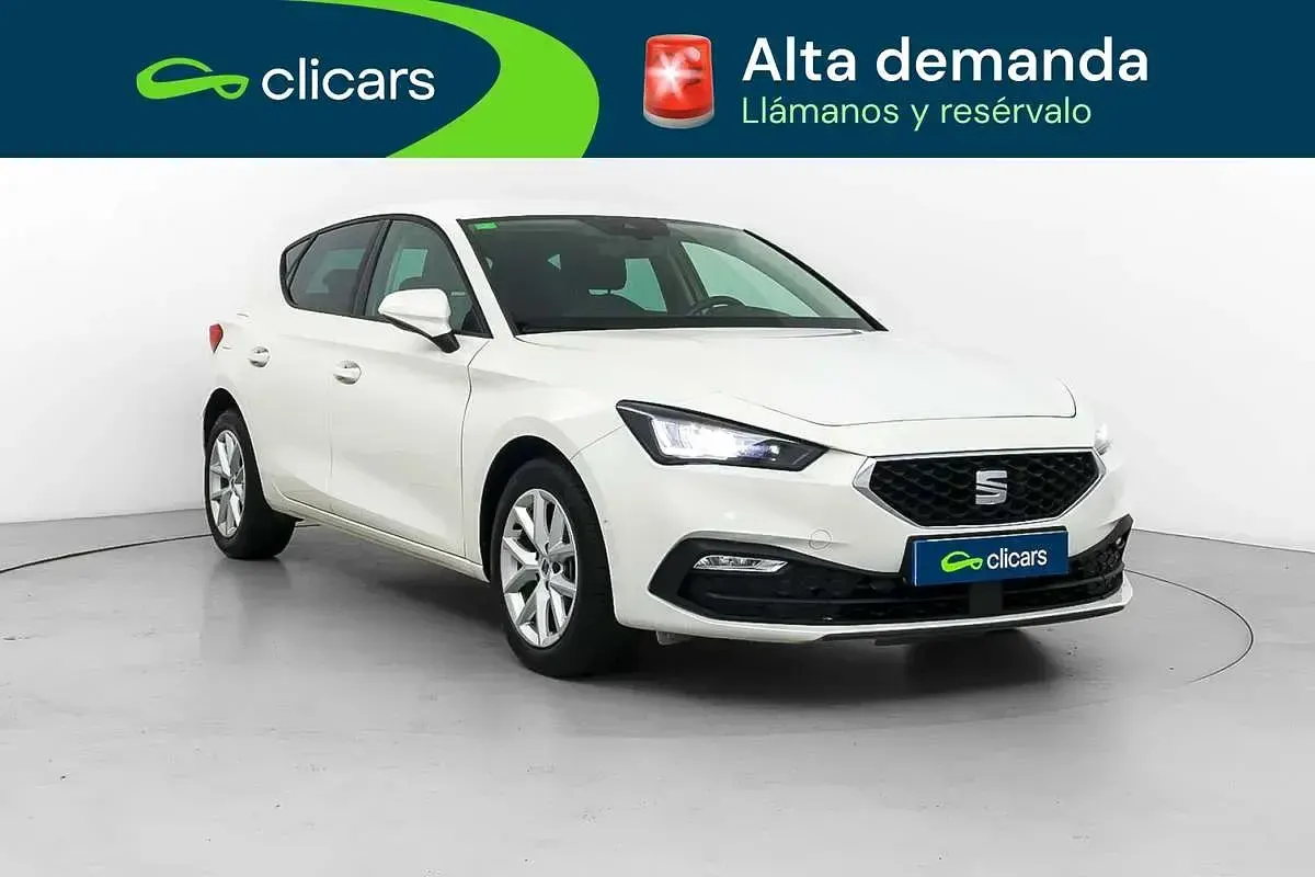 Usado Seat Leon Style 150 CV (110 kW) 2022 Blanco Utilitario