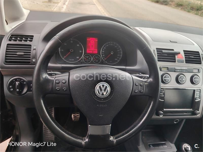 Usado VW Touran Edition 105 CV (77 kW) 2009 Negro Monovolumen