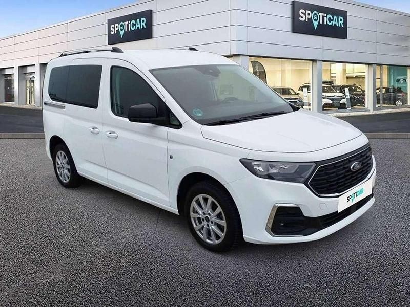 Usado Ford Tourneo Titanium 122 CV (89 kW) 2022 Blanco Van