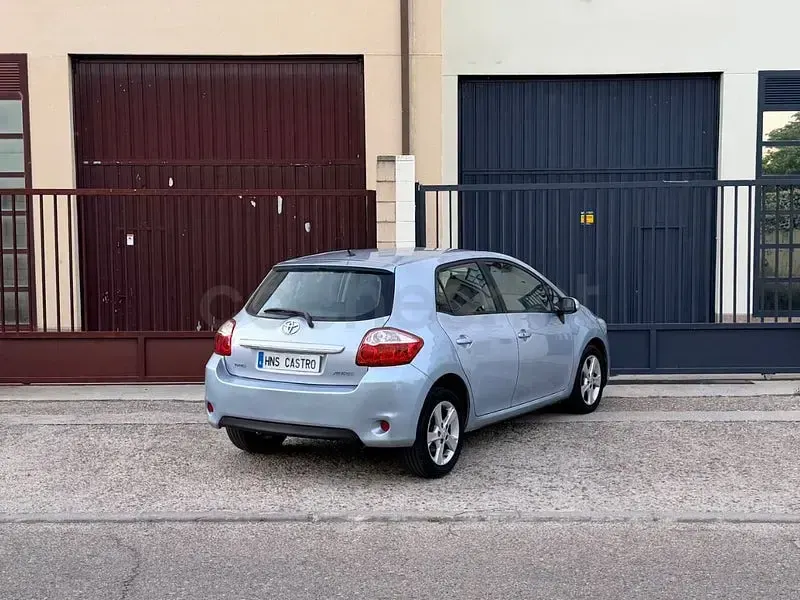 Usado Toyota Auris Active 126 CV (92 kW) 2010 Azul Utilitario