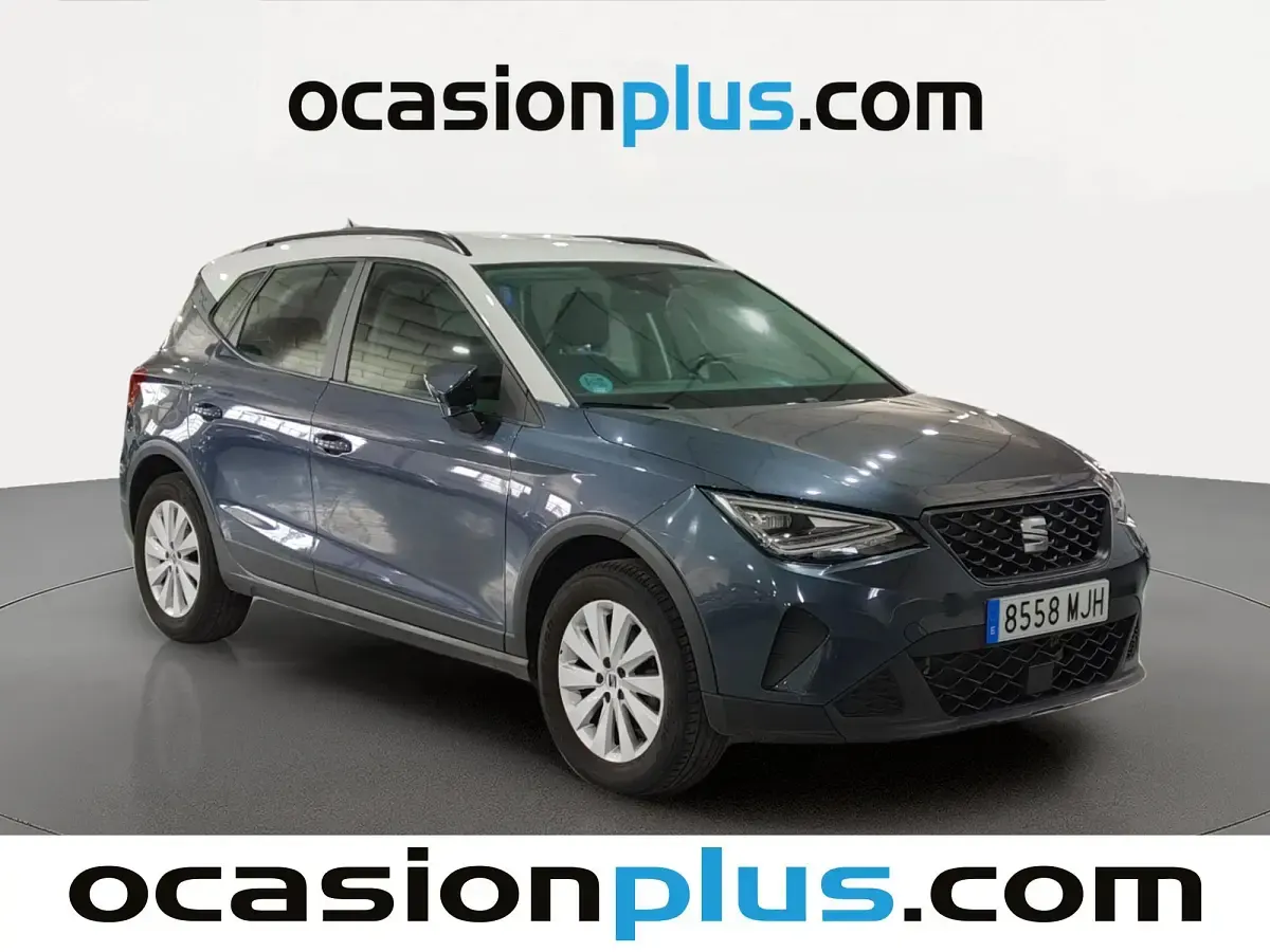 Usado Seat Arona Style 110 CV (80 kW) 2023 Gris SUV