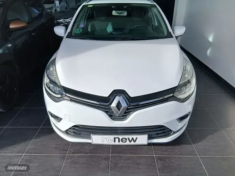 Usado Renault Clio Zen 118 CV (86 kW) 2018 Blanco Familiar