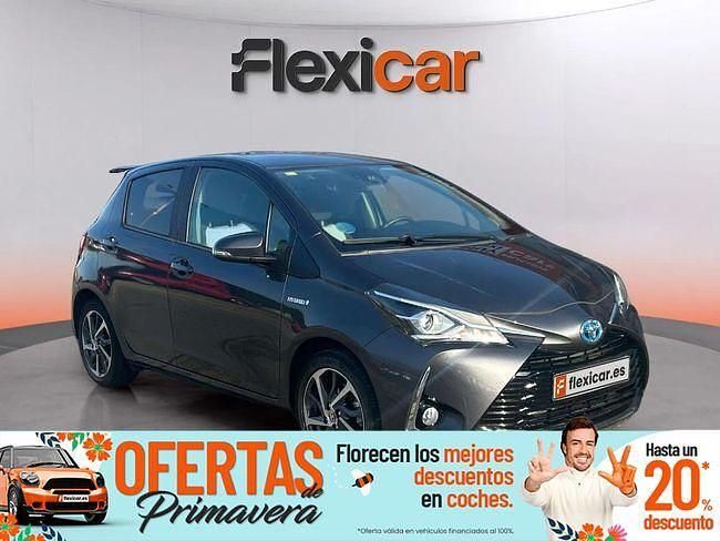 Usado Toyota Yaris Hybrid 100 CV (73 kW) 2020 Gris Berlina