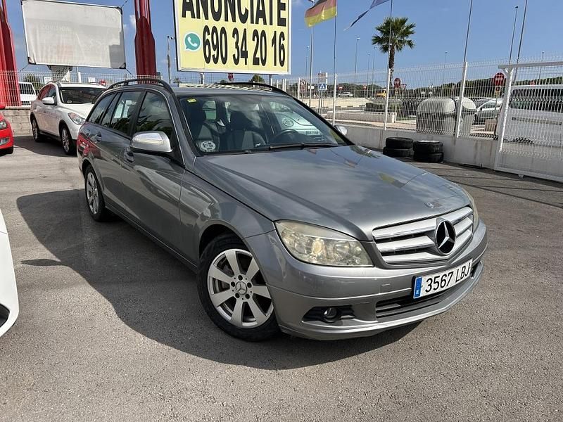 Usado Mercedes C200 Elegance 136 CV (100 kW) 2008 Gris Berlina