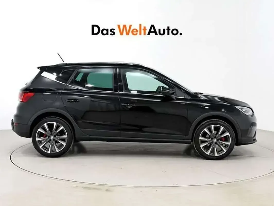 Usado Seat Arona FR 116 CV (85 kW) 2025 Negro SUV