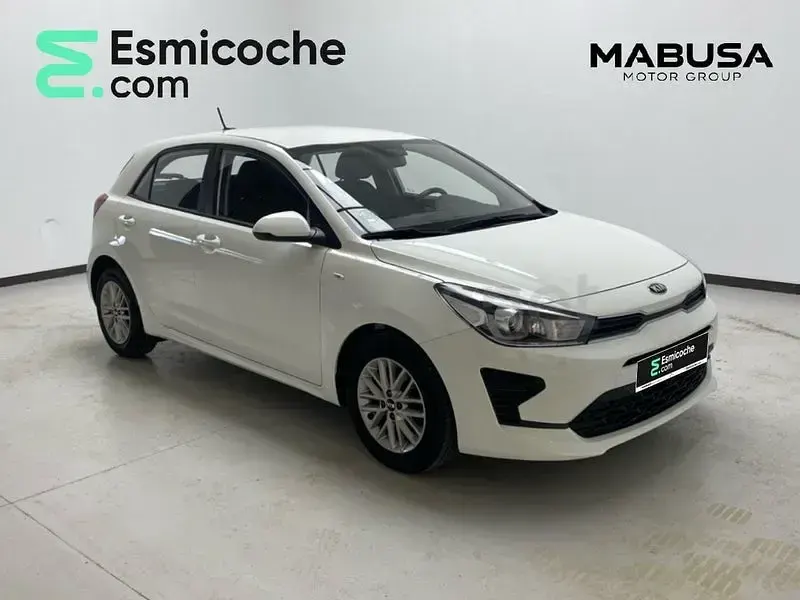 Usado Kia Rio 84 CV (61 kW) 2021 Blanco Berlina