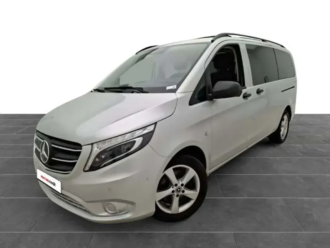 Usado Mercedes Vito 190 CV (139 kW) 2022 Plateado Van