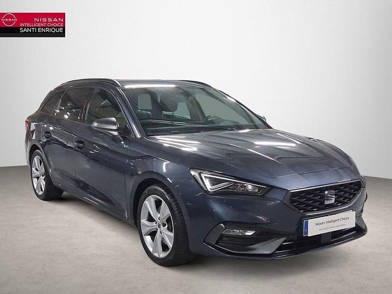 Usado Seat Leon FR 130 CV (95 kW) 2023 Gris Familiar