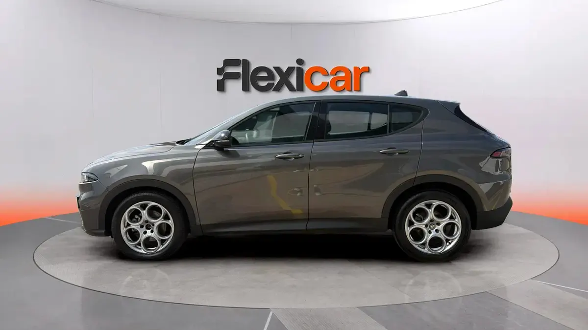 Usado Alfa Romeo Tonale Sprint 131 CV (96 kW) 2023 Gris SUV