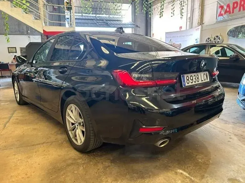 Usado BMW 320 Comfort Edition 184 CV (135 kW) 2019 Negro Berlina
