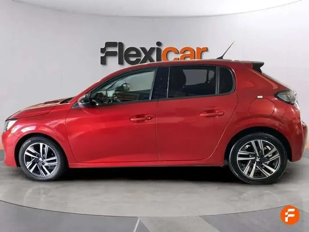 Usado Peugeot 208 Allure 101 CV (74 kW) 2023 Rojo Utilitario