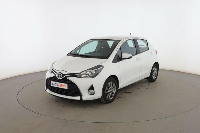 Blanco Usado 2015 Toyota Yaris Active Utilitario | 11.799 € (Precio justo) - Imagen 1/3