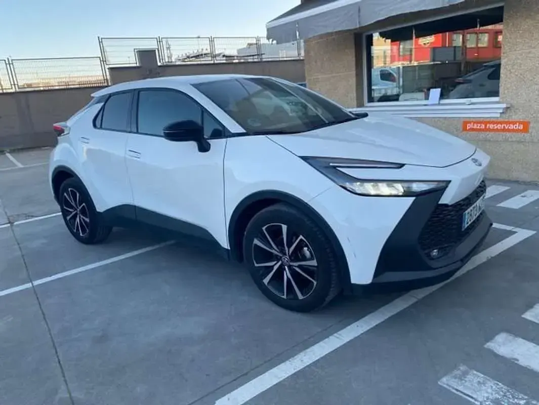 Usado Toyota C-HR Advance 141 CV (103 kW) 2025 Blanco SUV