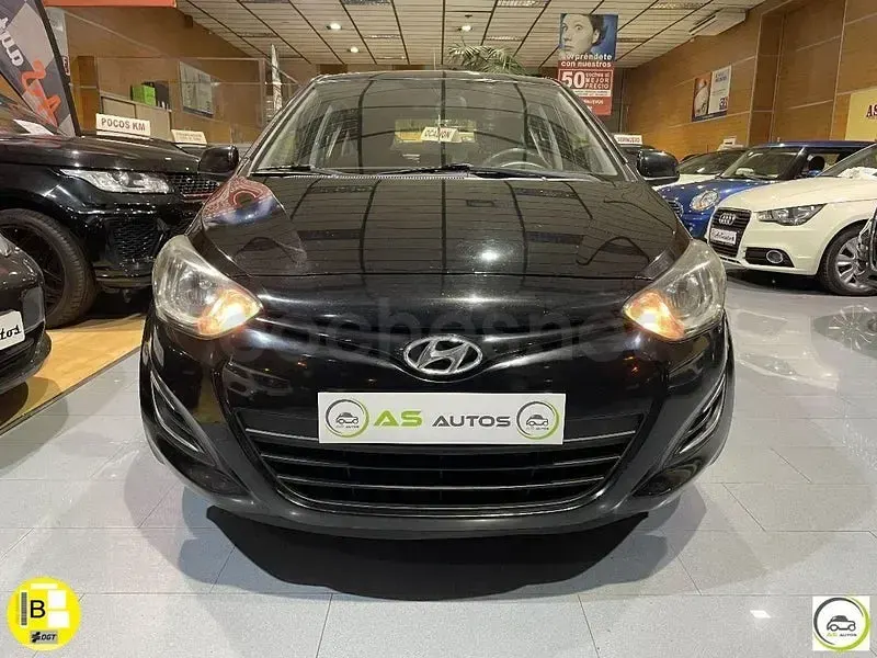 Usado Hyundai i20 Classic 75 CV (55 kW) 2013 Negro Berlina