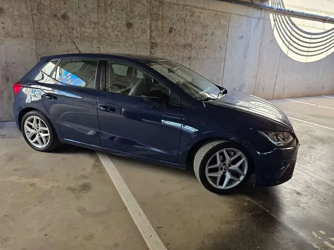 Usado Seat Ibiza FR 115 CV (84 kW) 2017 Azul Utilitario