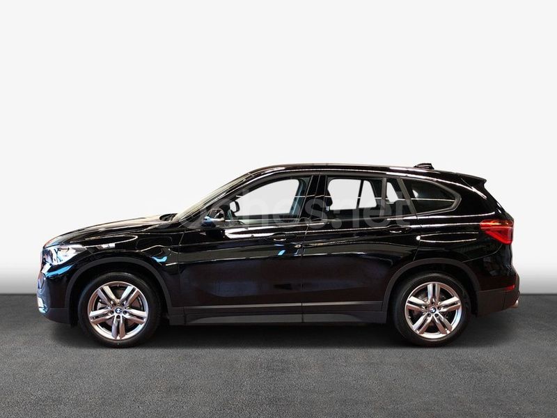 Negro Usado 2022 BMW X1 Comfort Edition SUV | 25.900 € - Imagen 1/4