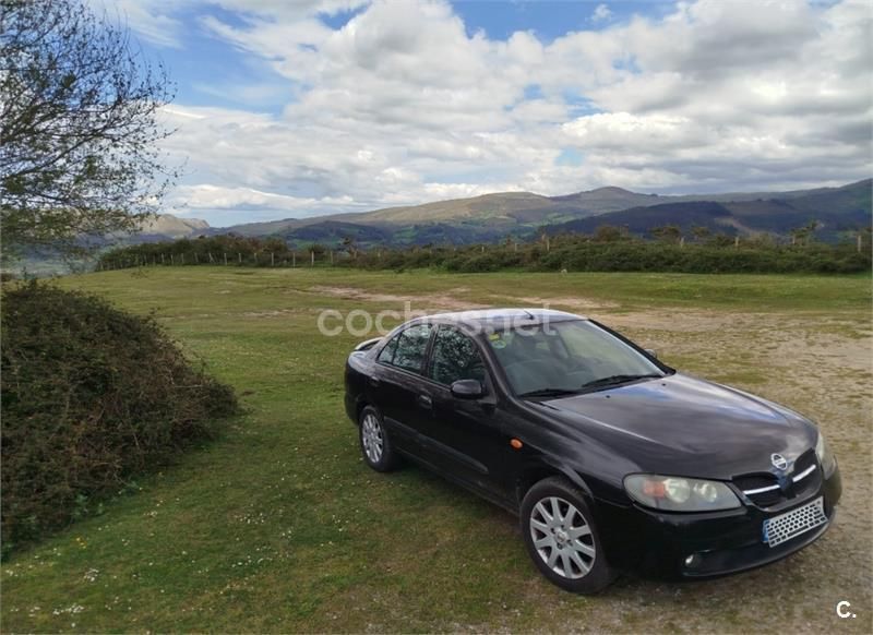 Usado Nissan Almera Comfort 114 CV (83 kW) 2002 Negro Berlina