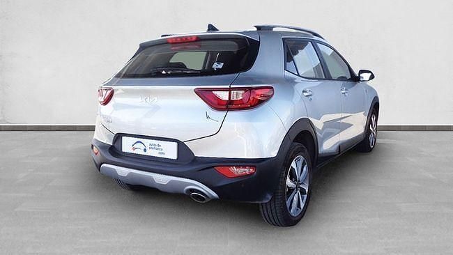 Usado Kia Stonic 100 CV (73 kW) 2025 Gris SUV